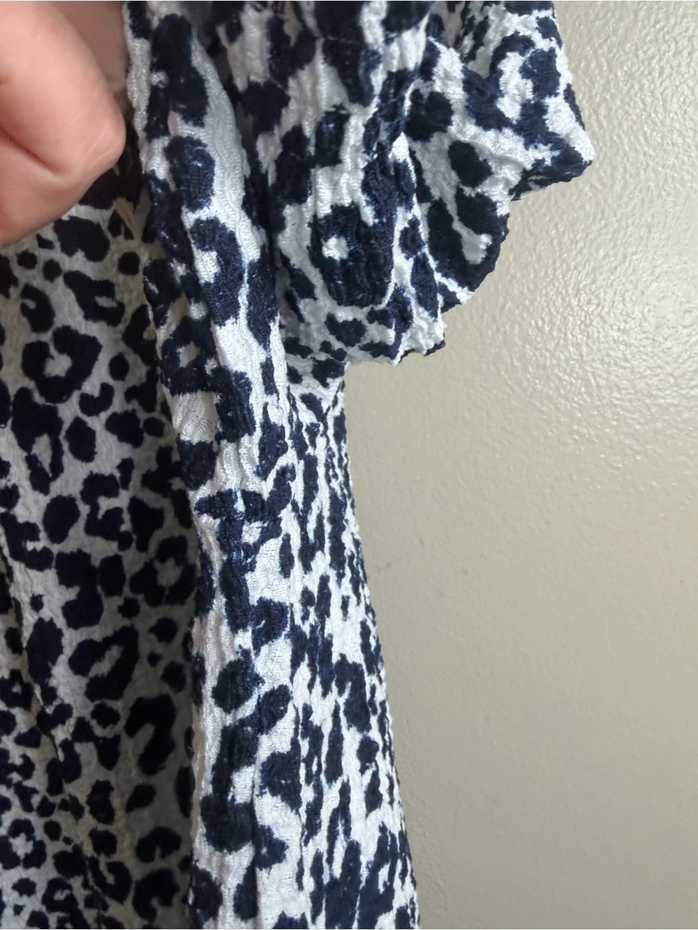 LOFT Dark Navy White Leopard Print Puff Sleeve Textured Blouse Large